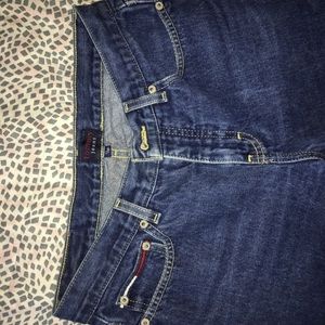 TOMMY JEANS